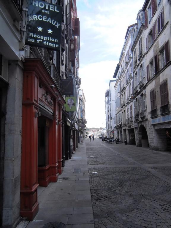 Des Arceaux Hotel